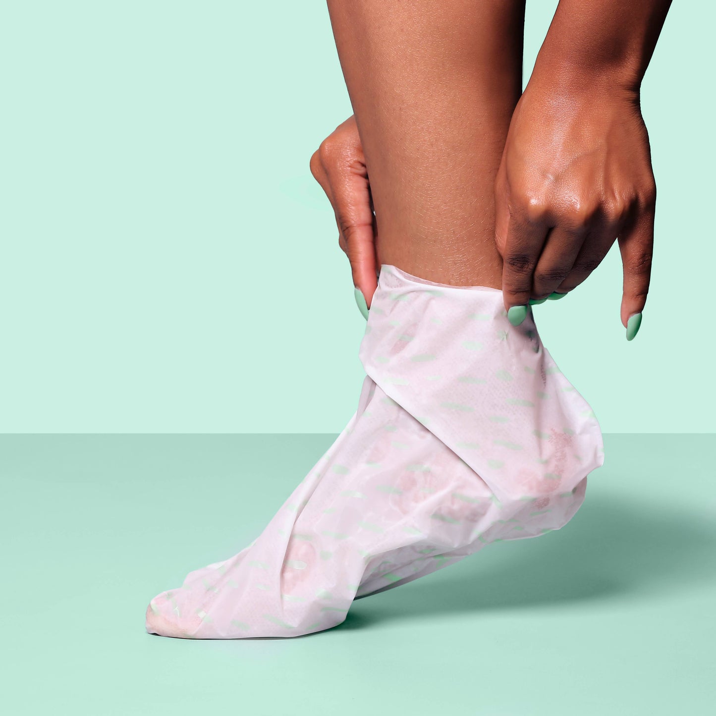 Soothing Foot Mask with Shea Butter & Tea Tree