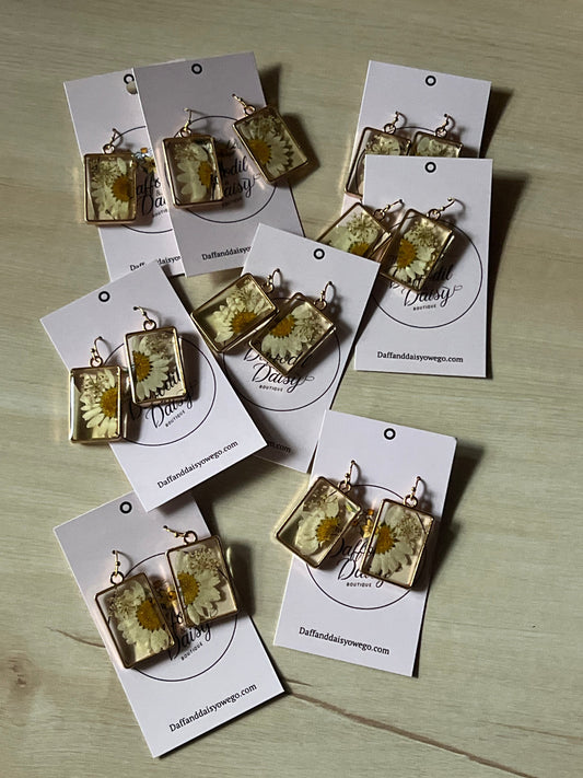 Pressed Daisy Resin Earrings