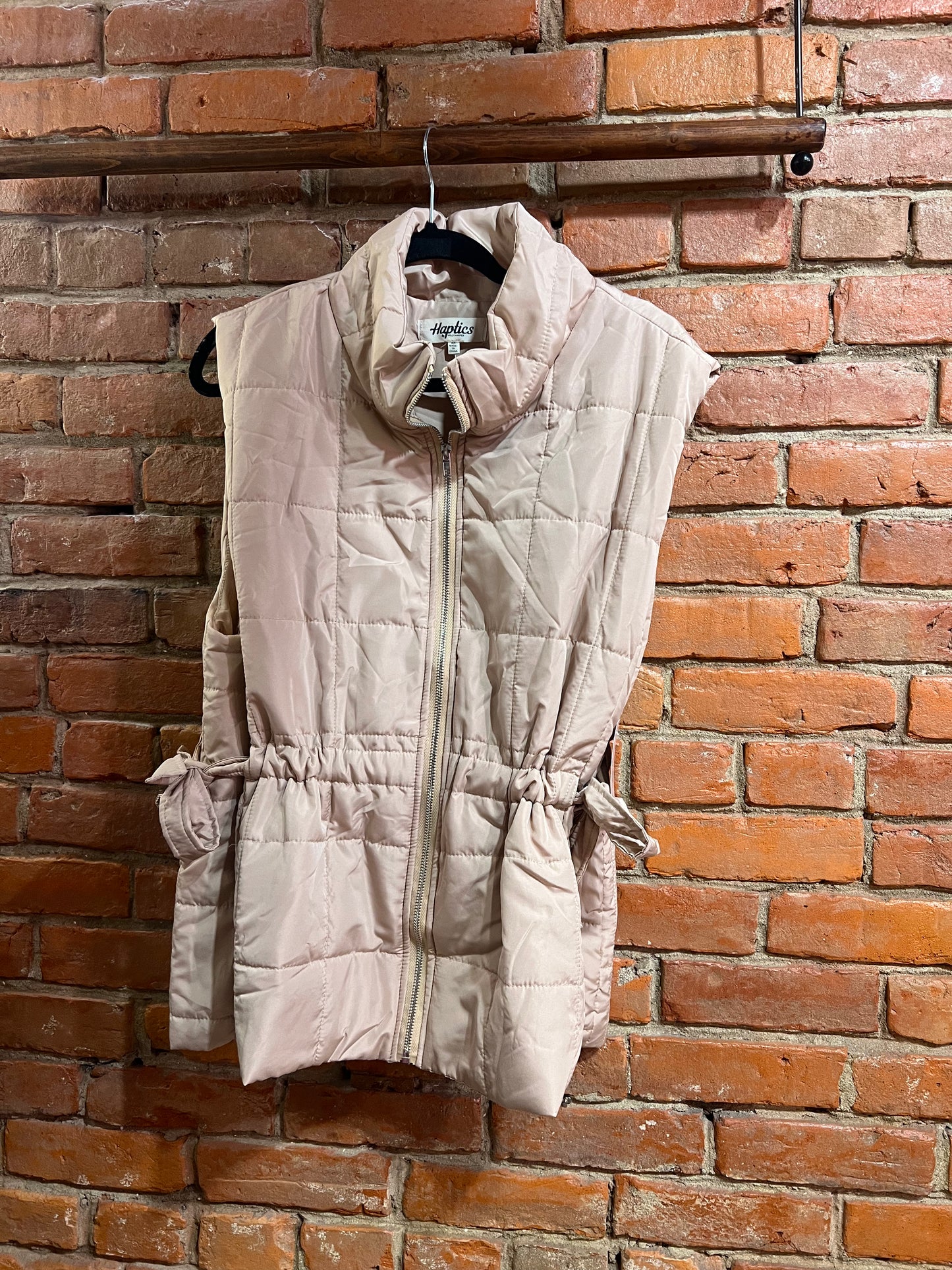 Warm Meadow Quilted Vest – Tan