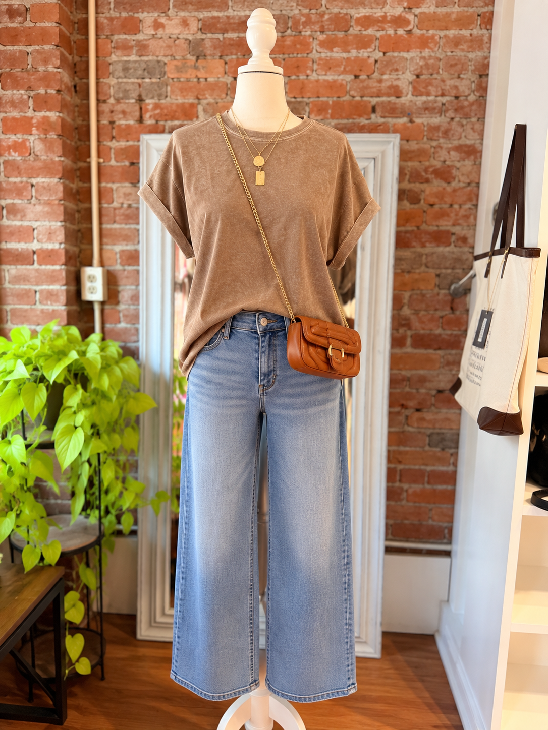 Halo washed tee in brown